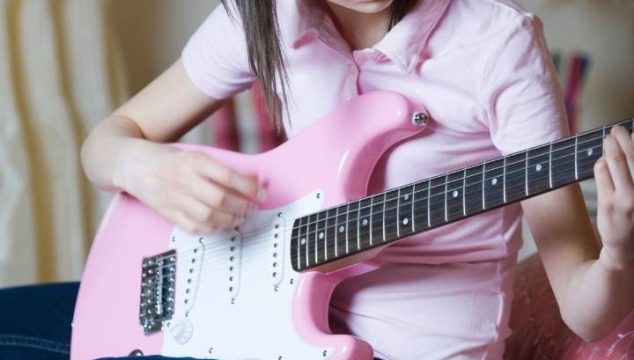 Buying first BEST Beginner Electric Guitar. What to know