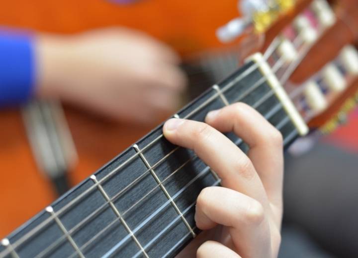 Guitar Classical vs Acoustic: What's the Main Difference?