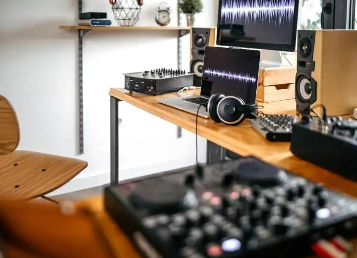 How To Organize A Home Recording Studio?