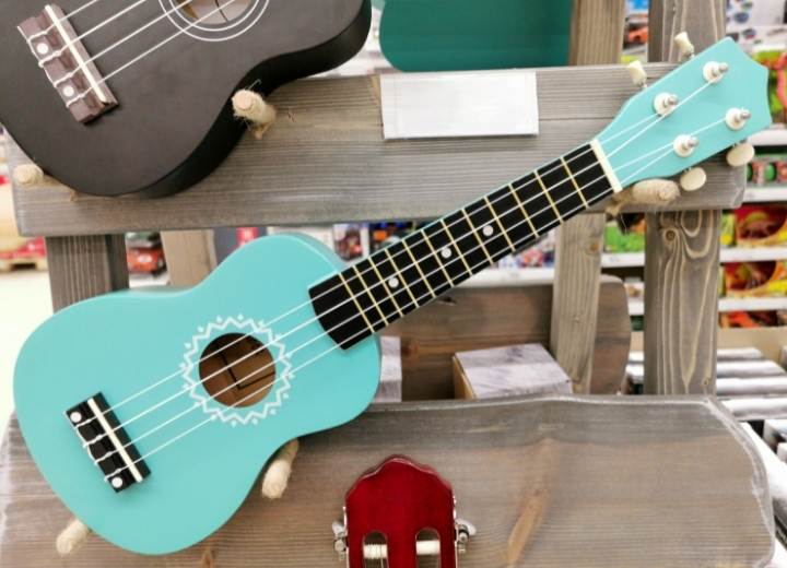 Should I get a Soprano or Concert ukulele for a Beginner?