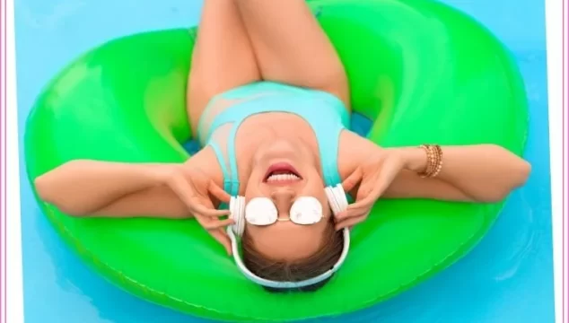 Best Way To Listen To Podcasts While Swimming